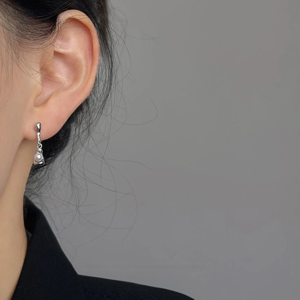 Minimalist Waterdrop Pearl Stud Earrings Smooth Metal Copper Small Commuter Jewelry