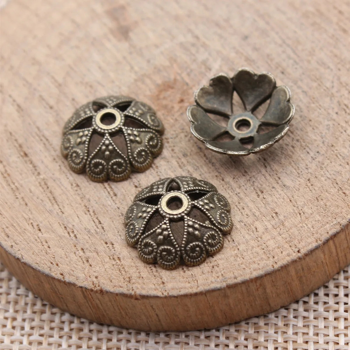 14x14x4.7mm 0.9g Multicolor Zinc Alloy Flower Bead Caps Jewelry Findings for DIY Bracelet Necklace Making