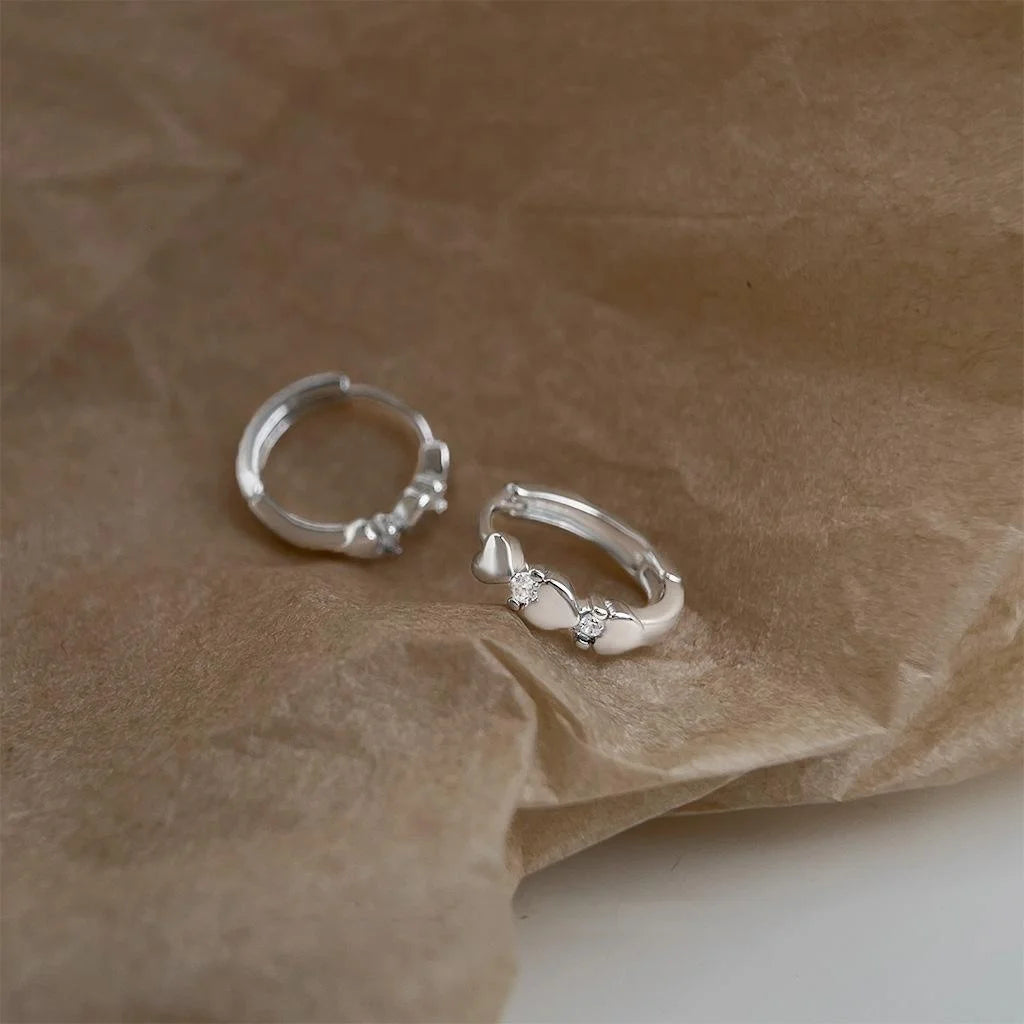 Korean Style Silver Tone Copper Zircon Heart Stud Earrings Sweet Cool Minimalist Jewelry