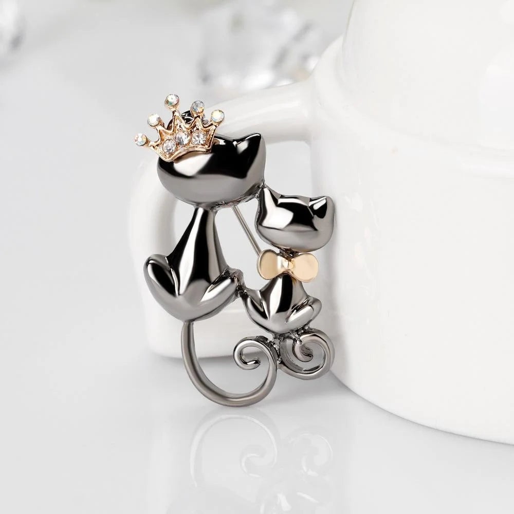 Cute Double Cat Alloy Brooch With Rhinestone Crown, Elegant Cartoon Lapel Pin Corsage Suit Accessory Gift