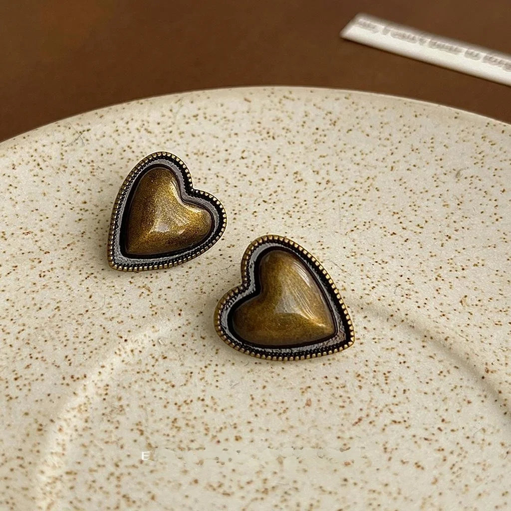 Vintage Heart Stud Earrings Copper Minimalist Premium Autumn Winter Jewelry