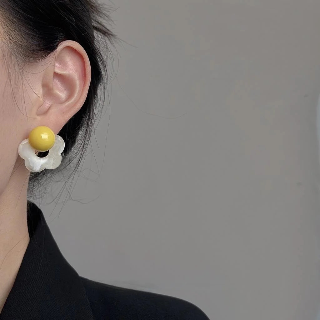 Sweet Warm Tone Resin Flower Stud Earrings With Silver Plated Pins