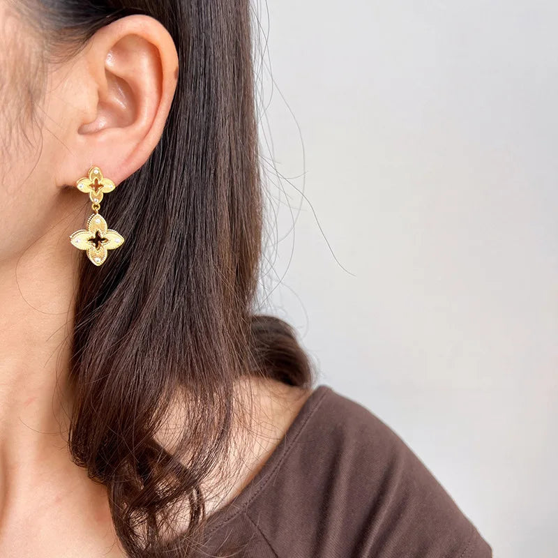 Elegant Gold Alloy Hollow Four Leaf Clover Rhinestone Dangle Stud & Clip On No Piercing Earrings