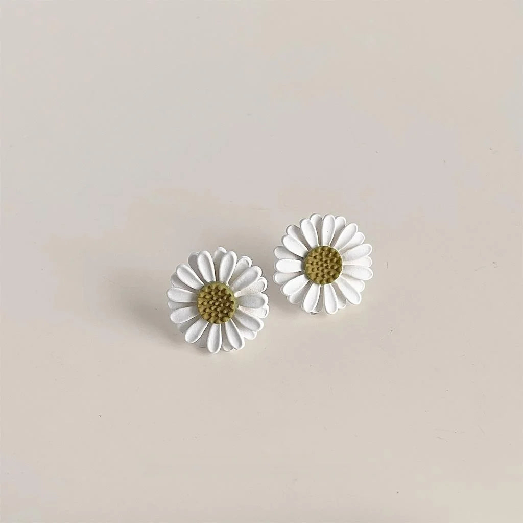 Fresh Forest Style White Enamel Daisy Flower Copper Stud Earrings With Silver Plated Pins