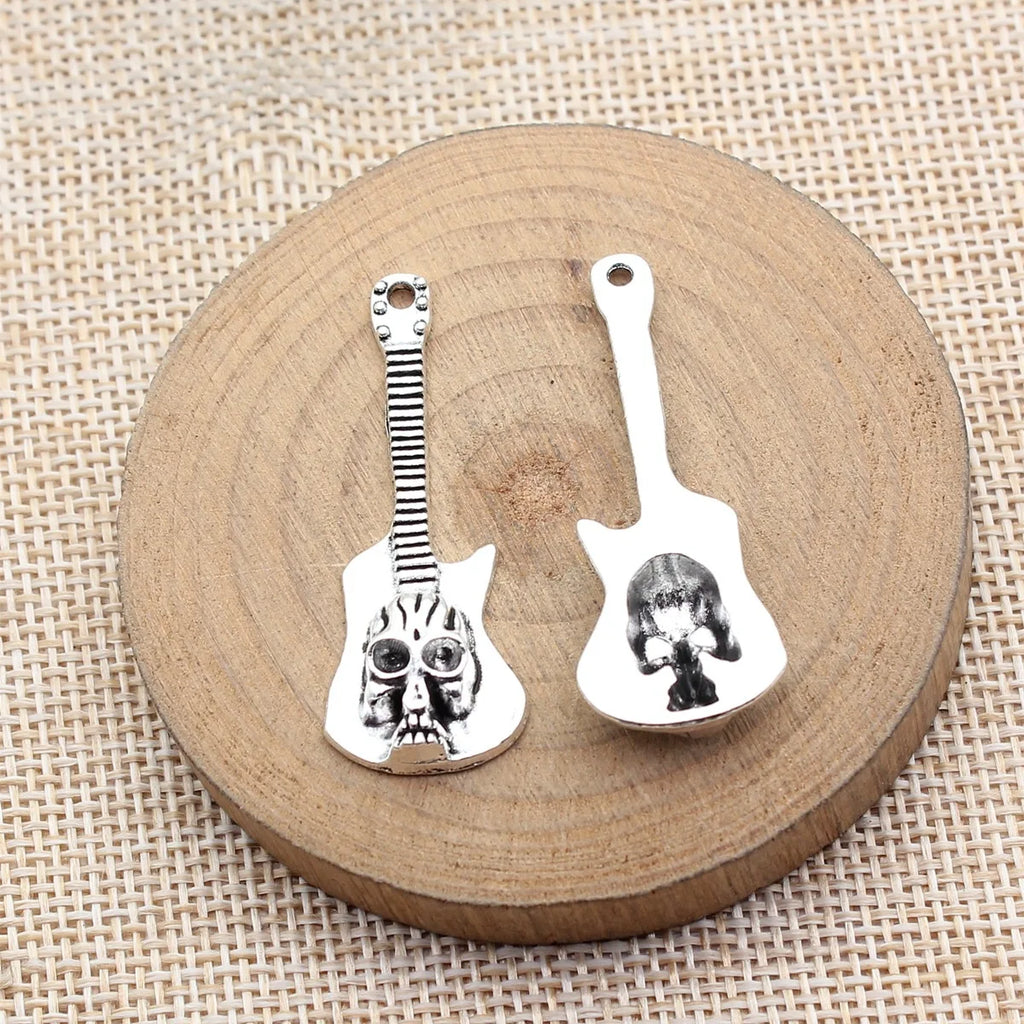 41x15mm 2.4g Antique Silver Zinc Alloy Skull Guitar Charm Pendant for Punk Necklace Making