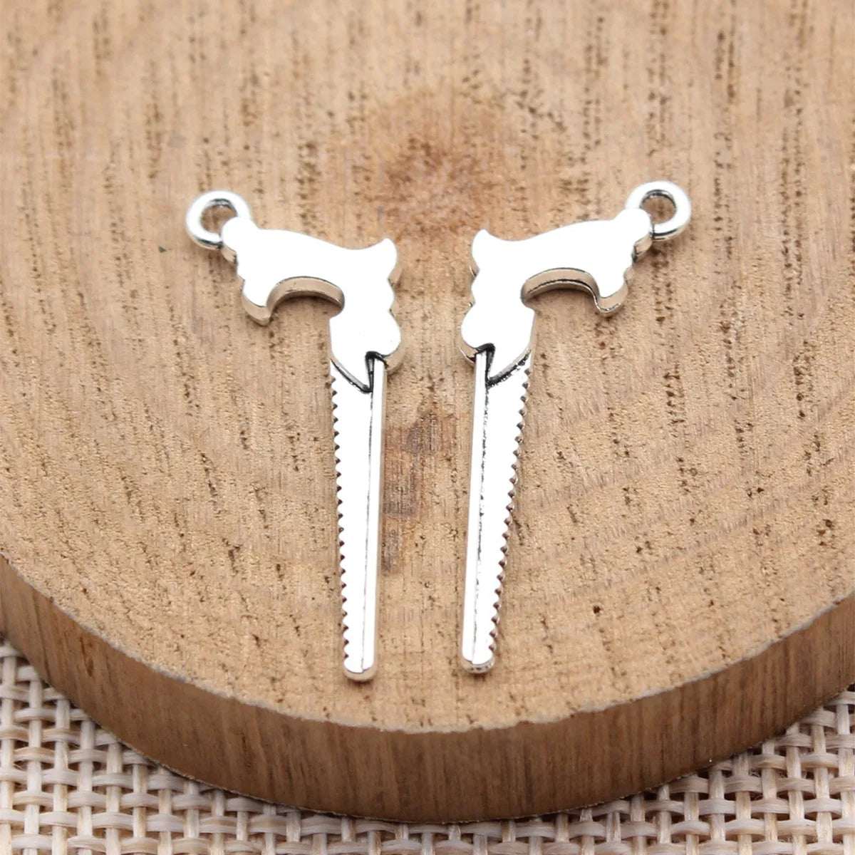 29x11mm 0.79g Antique Silver Zinc Alloy Hand Saw Tool Charm Pendant for DIY Necklace Bracelet Making