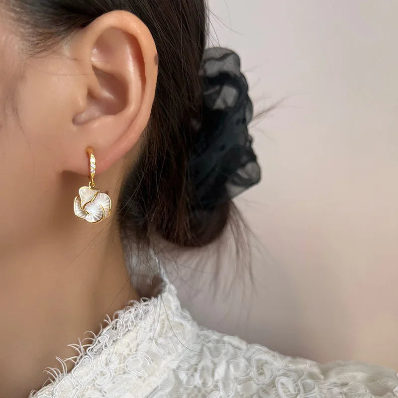 Elegant Camellia Flower Shell Enamel Alloy Rhinestone Drop Stud & Clip On No Piercing Earrings
