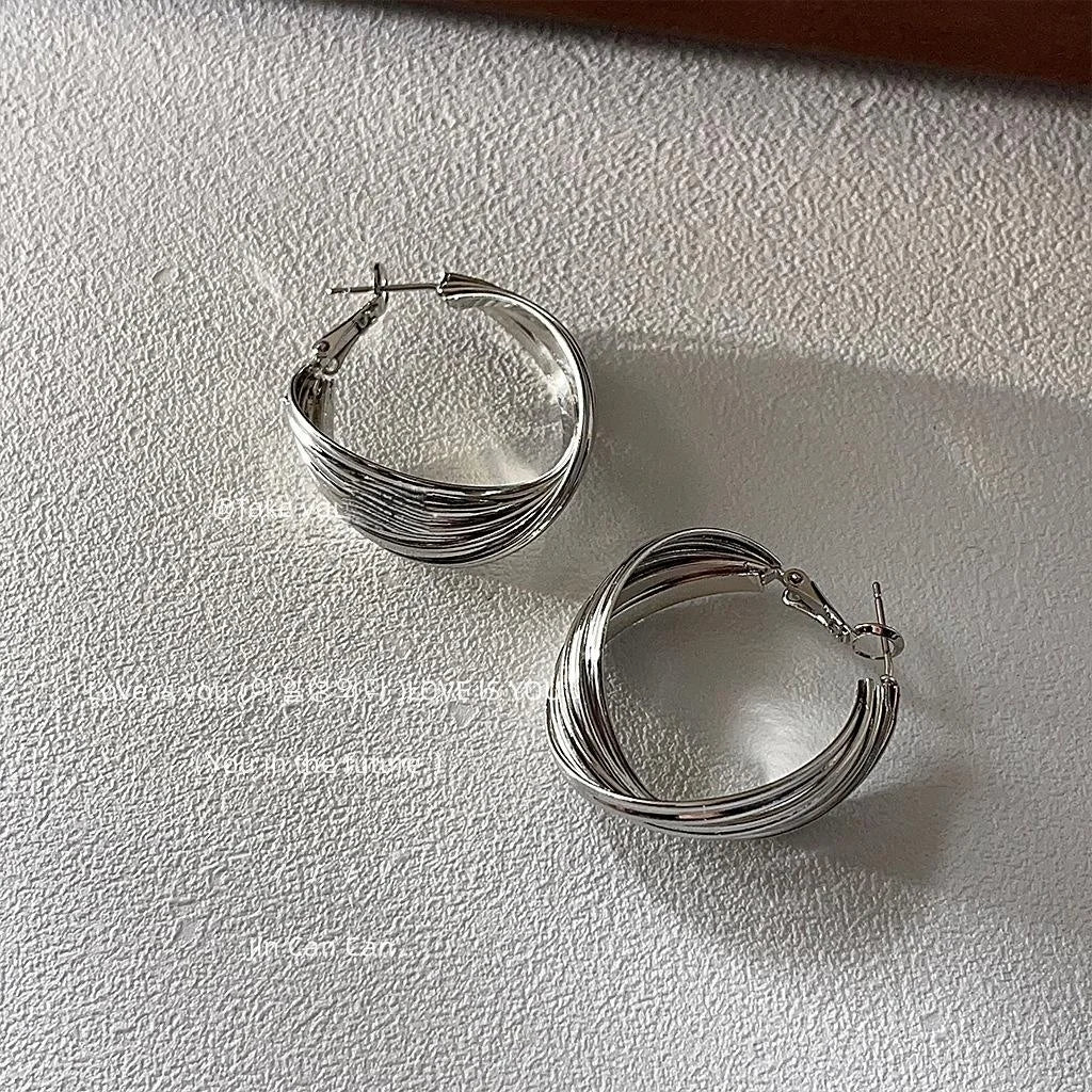 Sweet Cool Round Geometric Metal Stud Earrings With Silver Plated Pins For Women