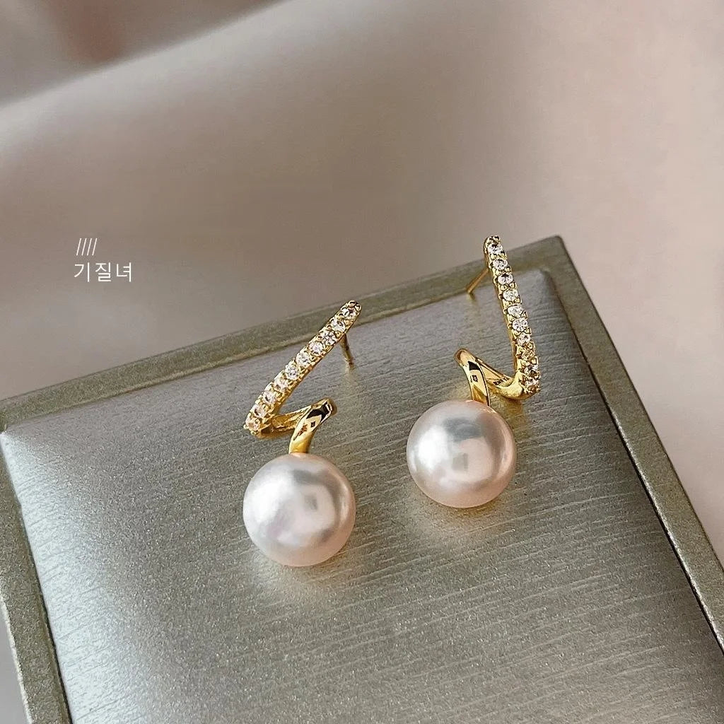 Luxury 14K Gold Plated Geometric Twisted Freshwater Pearl Zircon Stud Earrings