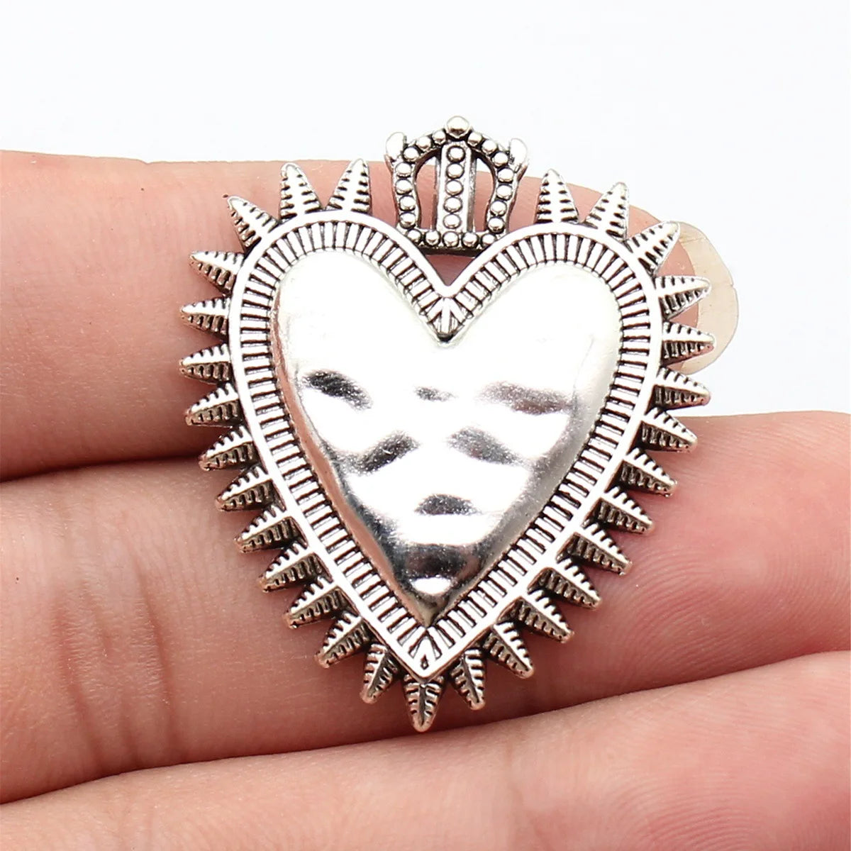 39x34mm 5.7g Antique Silver Zinc Alloy Gothic Heart Charm Pendant for DIY Necklace Jewelry Making