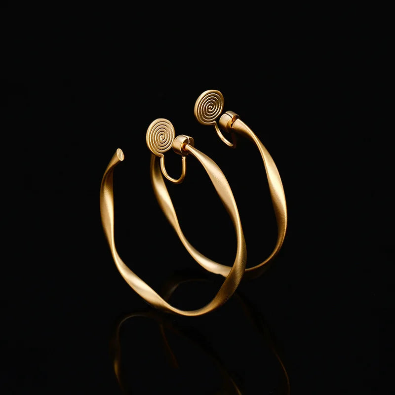 Luxury Gold Alloy Spiral Disc Twisted Hoop Stud & Clip On No Piercing Women's Fashion Earrings