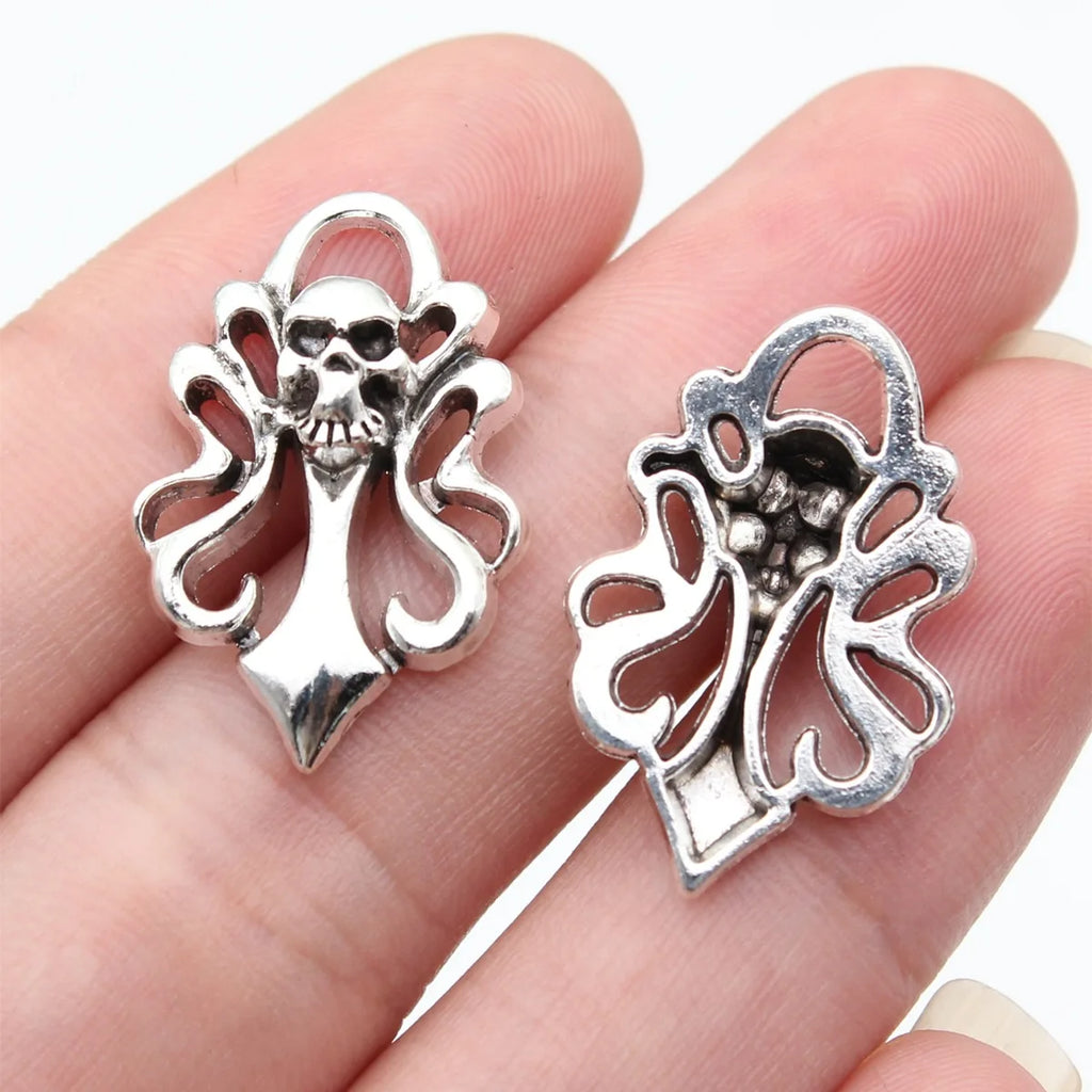 26x17mm 2.4g Antique Silver Zinc Alloy Skull Charm Pendant for Punk Hip Hop Jewelry Making