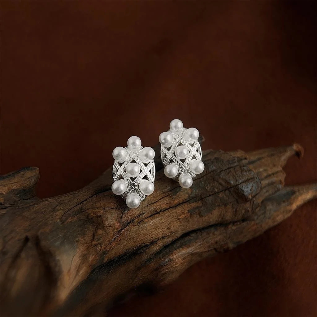 French Light Luxury Hollow Lace High-Luster Pearl Stud Earrings Vintage Ethnic Copper Jewelry