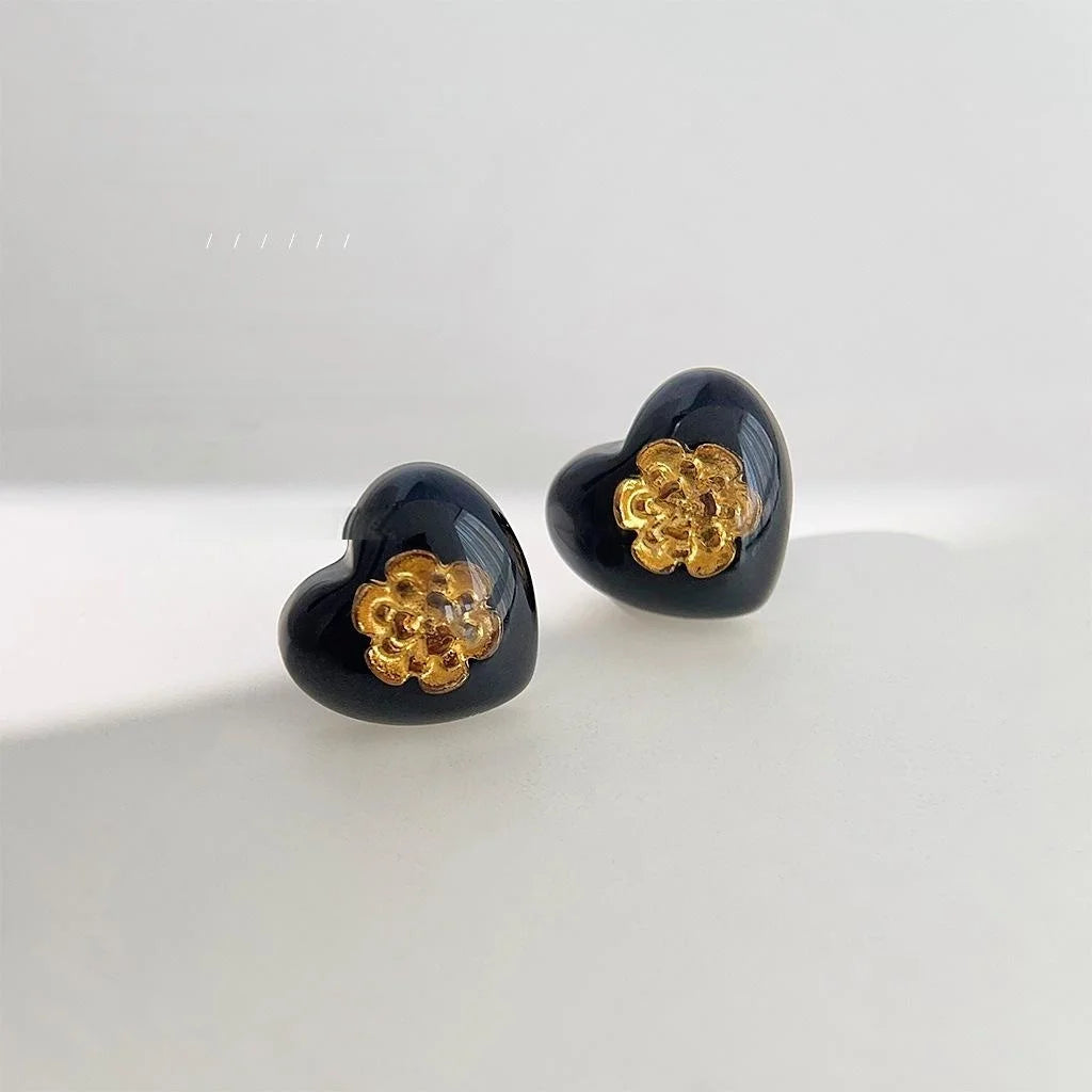 Designer Black Resin Heart Stud Earrings, Minimalist Style Commuter Jewelry
