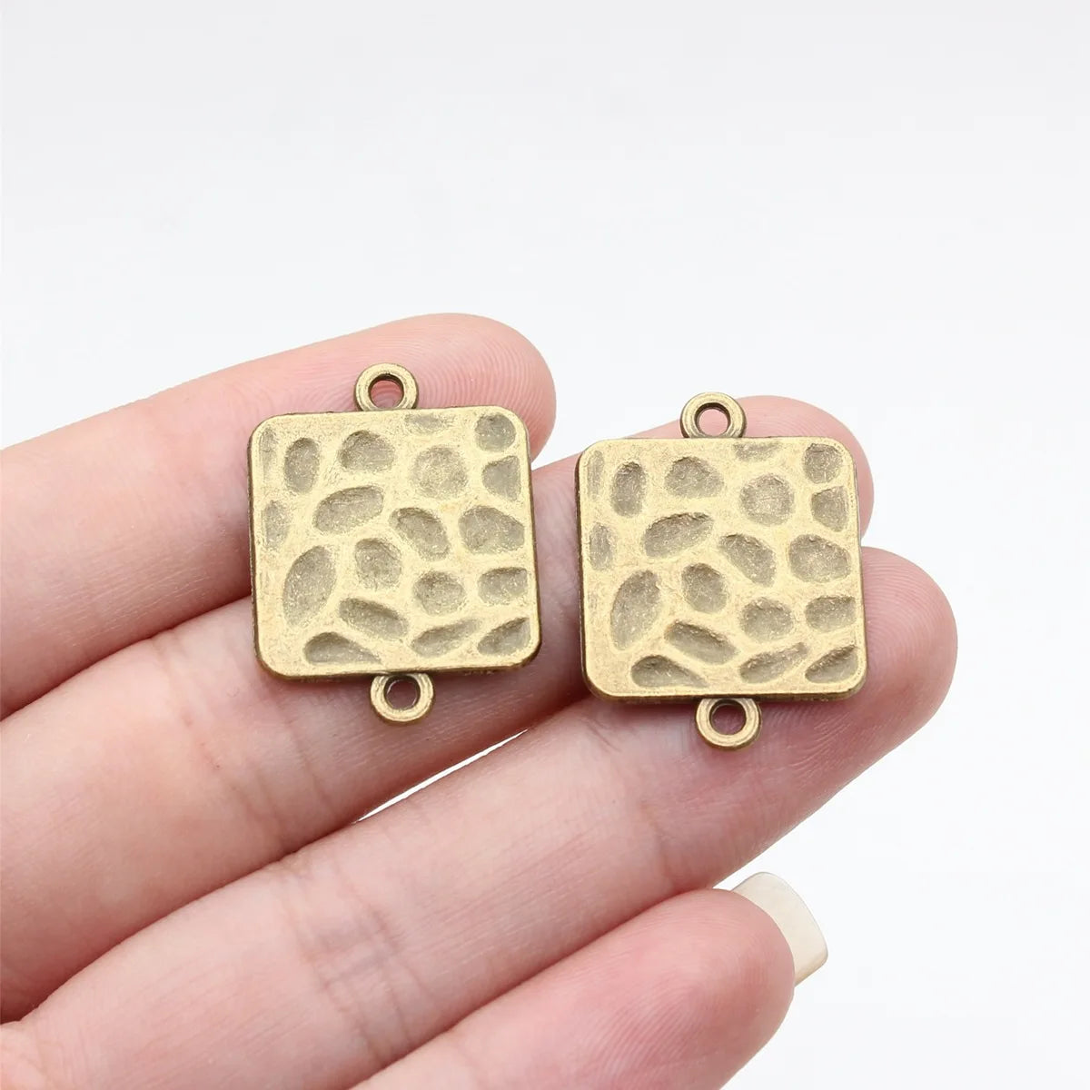 26x19mm 2.9g Antique Bronze Zinc Alloy Hammered Square Connector Charm for DIY Bracelet Jewelry