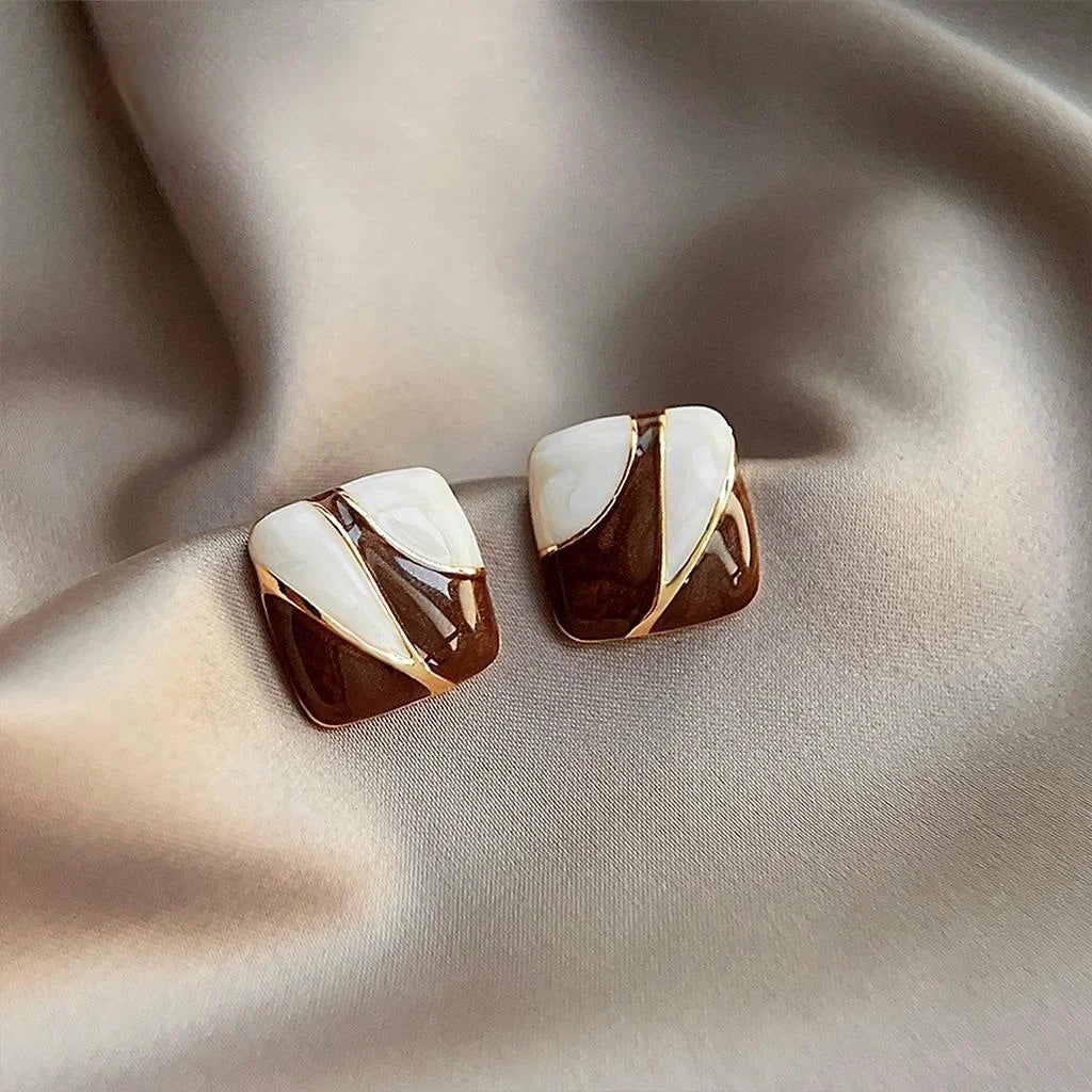 Hong Kong Style Retro Geometric Square Enamel Copper Stud Earrings, Burgundy White Contrast