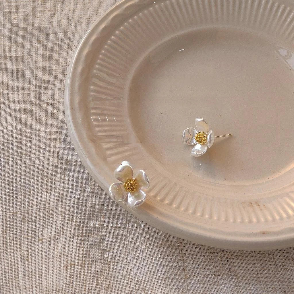 14K Gold Plated White Resin Flower Stud Earrings For Women Style Jewelry