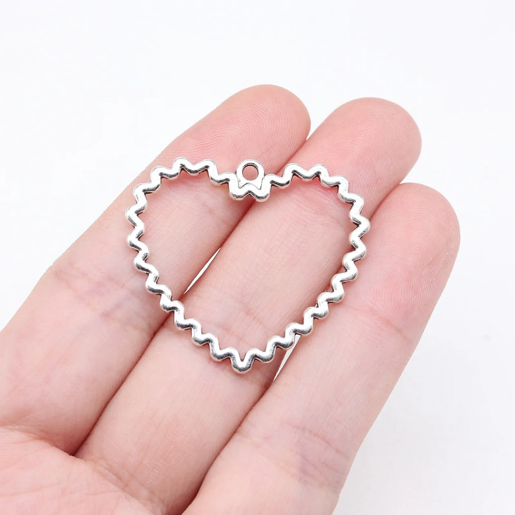 29x33mm 1.9g Zinc Alloy Openwork Wavy Heart Hollow Charm Pendant for DIY Necklace Bracelet Jewelry Making
