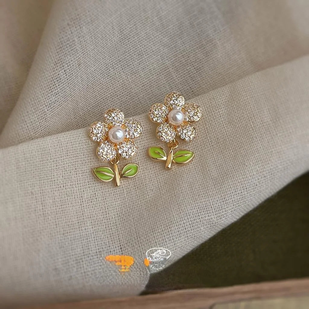 Chic Flower Zircon Copper Drop Earrings With 14K Gold Plating