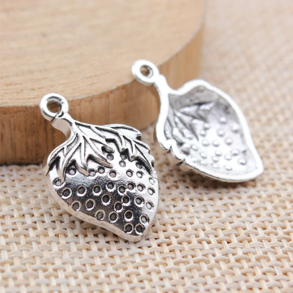 24x16mm 1.8g Antique Silver Finish Zinc Alloy Strawberry Charm Pendant for Bracelet Necklace DIY