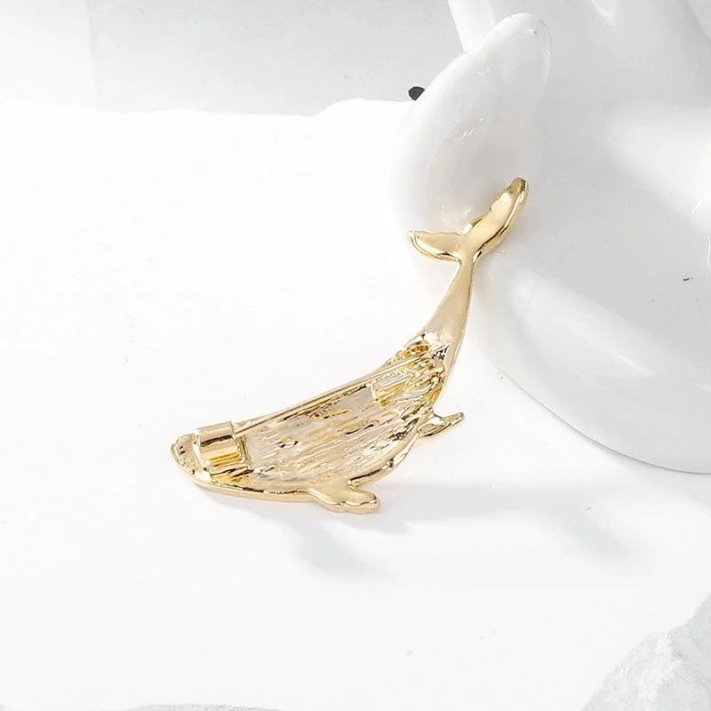 Cute Enamel Whale Brooch With Rhinestone Accents, Elegant Ocean Animal Lapel Pin Corsage Gift