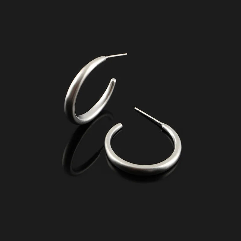 Minimalist Matte Alloy Round Hoop Spiral Stud & Clip On No Piercing Elegant Women's Fashion Earrings