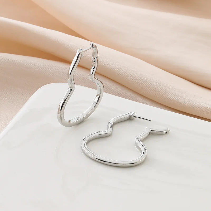 Elegant Hollow Alloy Gourd Hoop Stud & Clip On No Piercing Metal Ear Cuff Statement Earrings