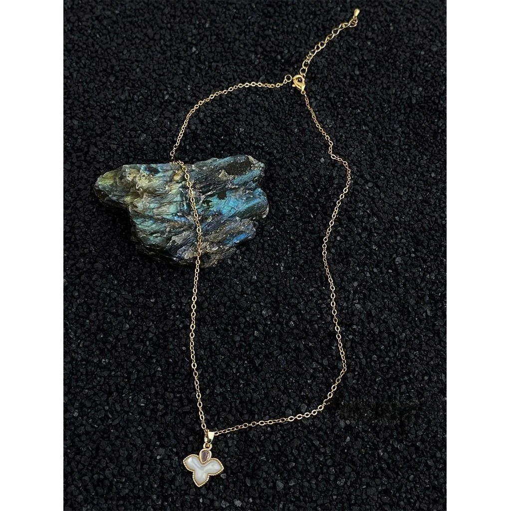 18K Gold Plated Copper Mother Of Pearl Maple Leaf Zircon Collarbone Necklace Old Money Style