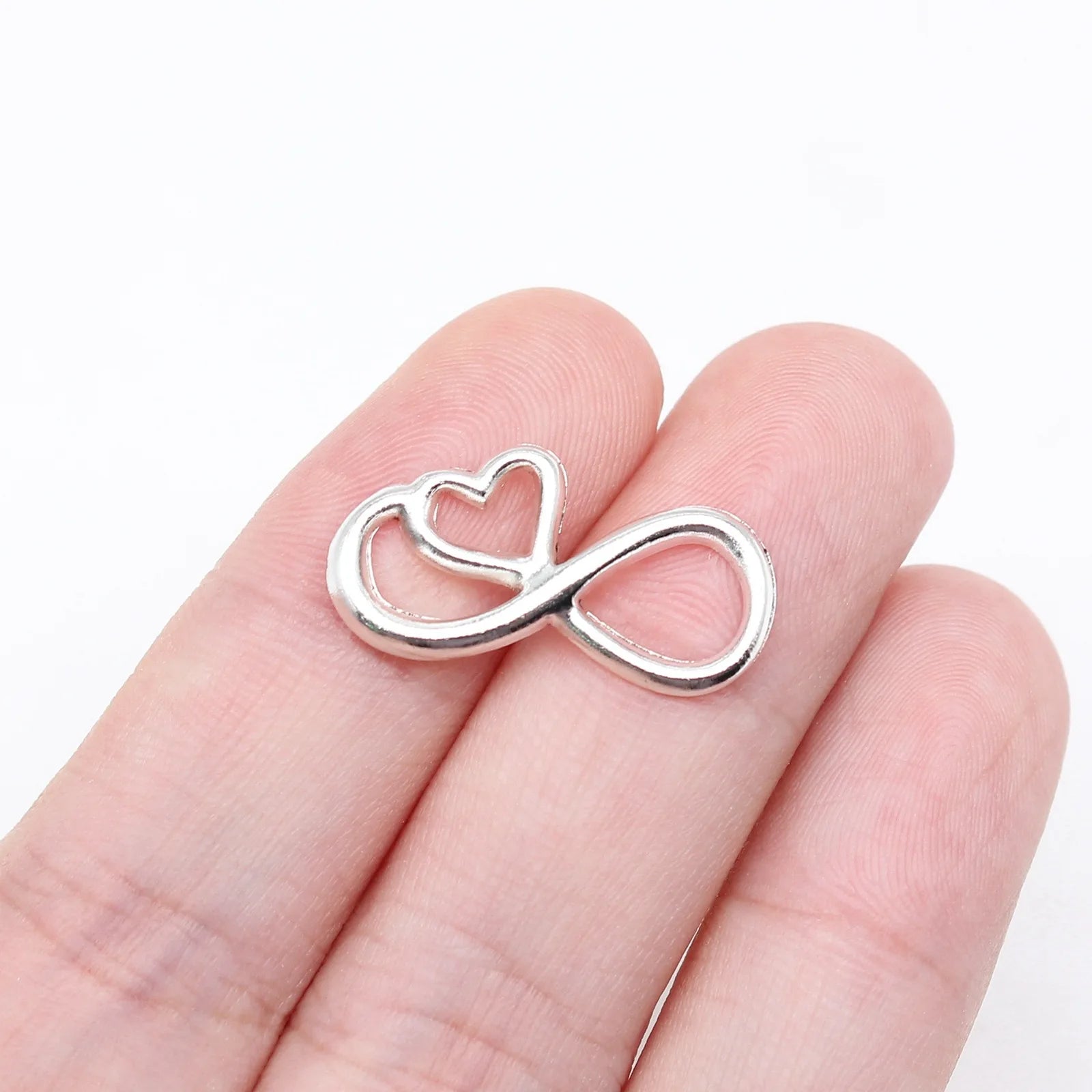 12x22mm 0.8g Antique Silver Zinc Alloy Infinity Heart Connector Charm for DIY Bracelet Jewelry Making