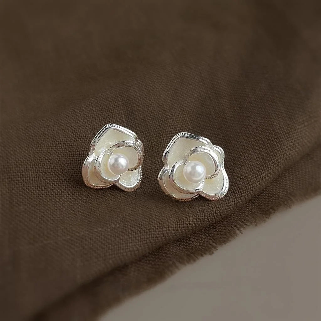 Designer 3D Flower Copper Stud Earrings With Silver Plated Pins Sweet Elegant Jewelry For Women