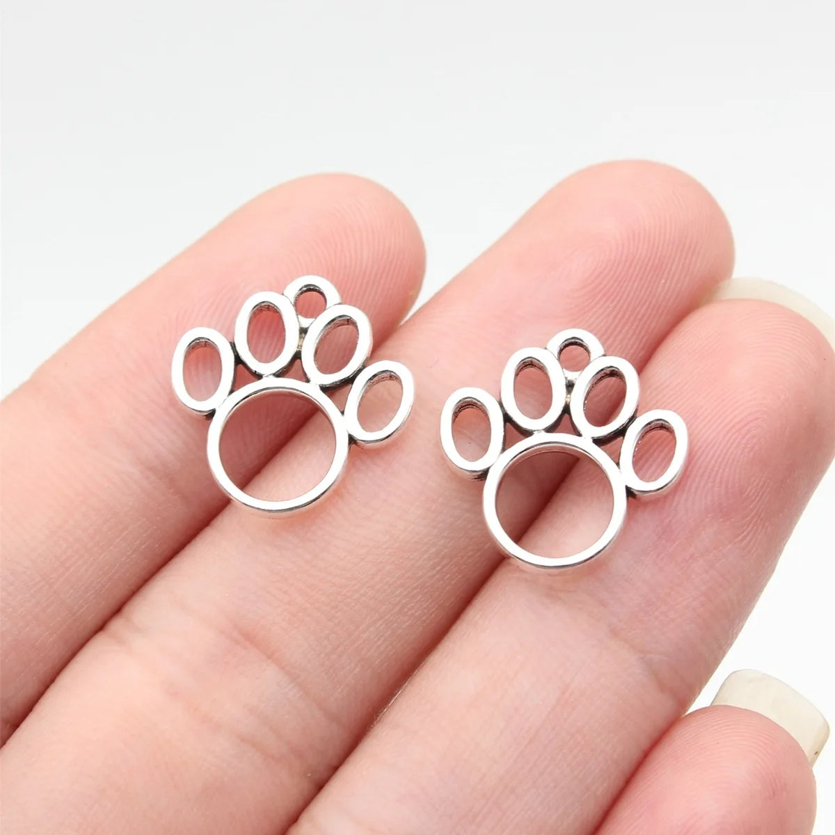 17x16mm 0.89g Multicolor Zinc Alloy Hollow Paw charm pendant for pet themed necklaces and bracelets