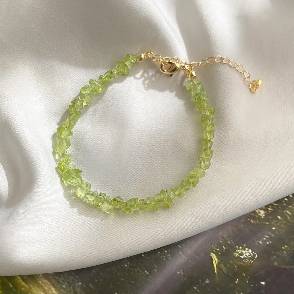 Fresh Forest Style Irregular Peridot Crystal Natural Stone Collarbone Necklace