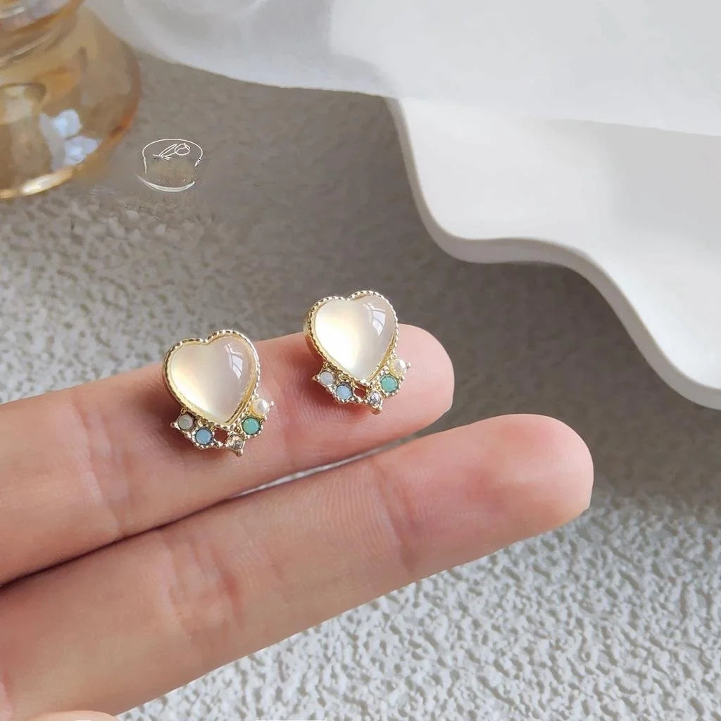 French Vintage Cream White Heart Resin Cat Eye Rhinestone Copper Stud Earrings