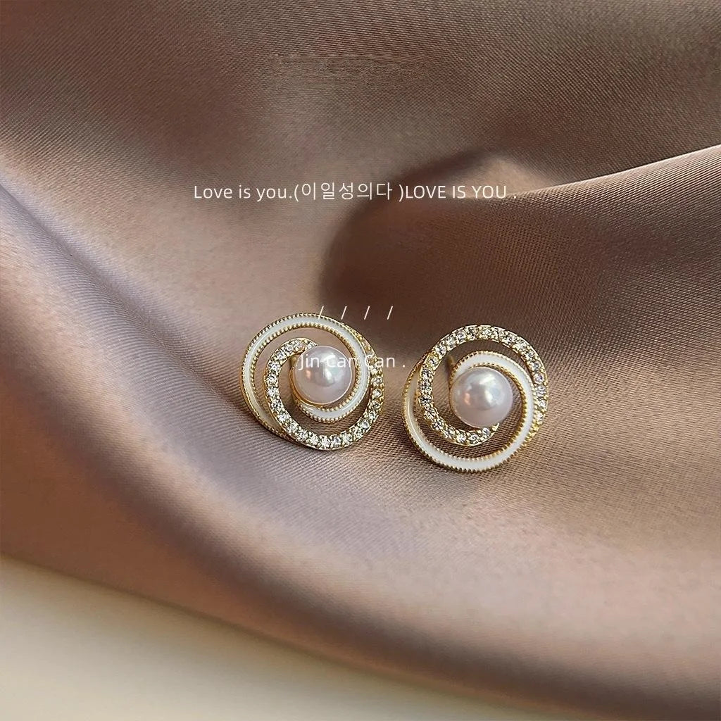 French Elegant Pearl Zircon Hollow Ribbed Round Copper Stud Earrings