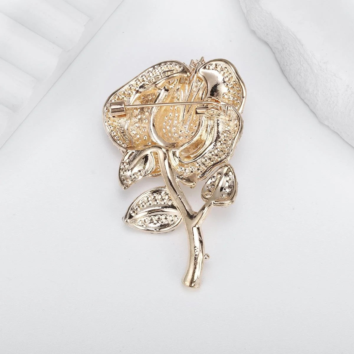 Elegant Rhinestone Rose Flower Brooch Gold Alloy Lapel Pin Corsage For Women's Suit Accessory Gift