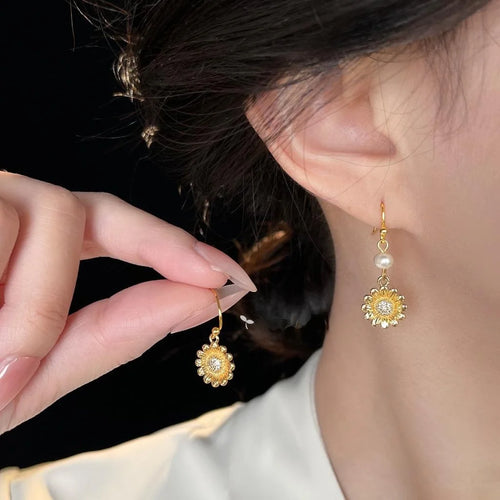Vintage Asymmetric Daisy Freshwater Pearl Copper Drop Earrings For Women Floral Petal Jewelry