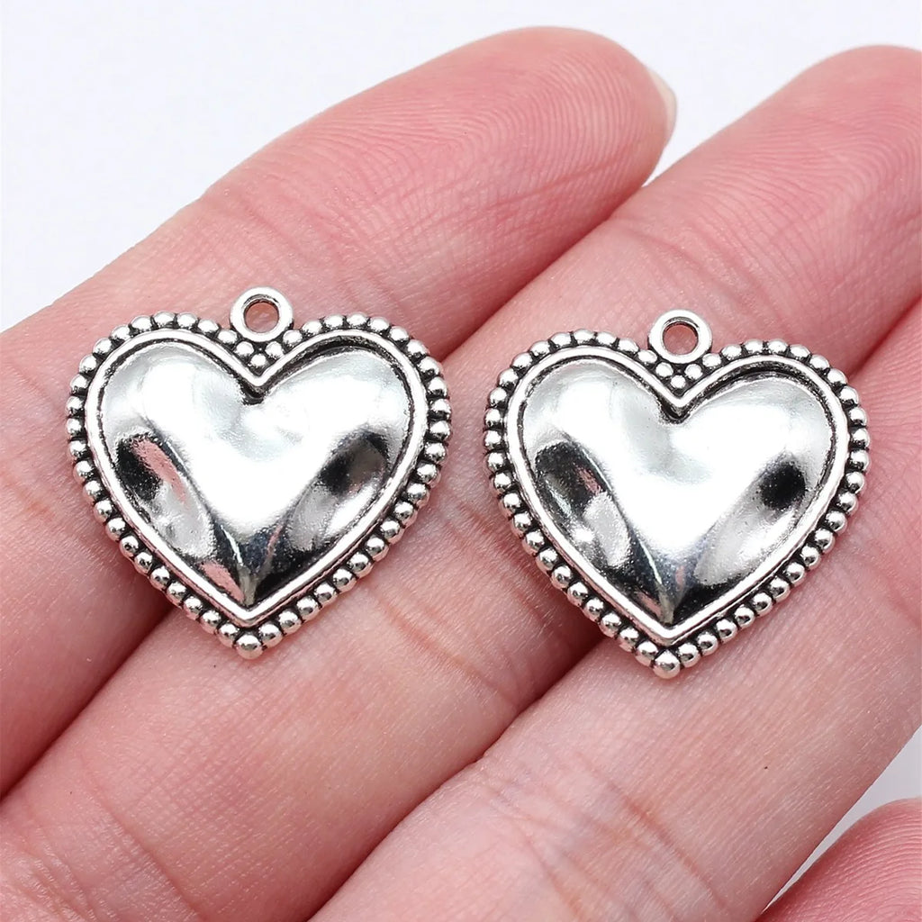 21x21mm 3.2g Antique silver tone vintage zinc alloy Heart charm pendant for bracelet necklace making