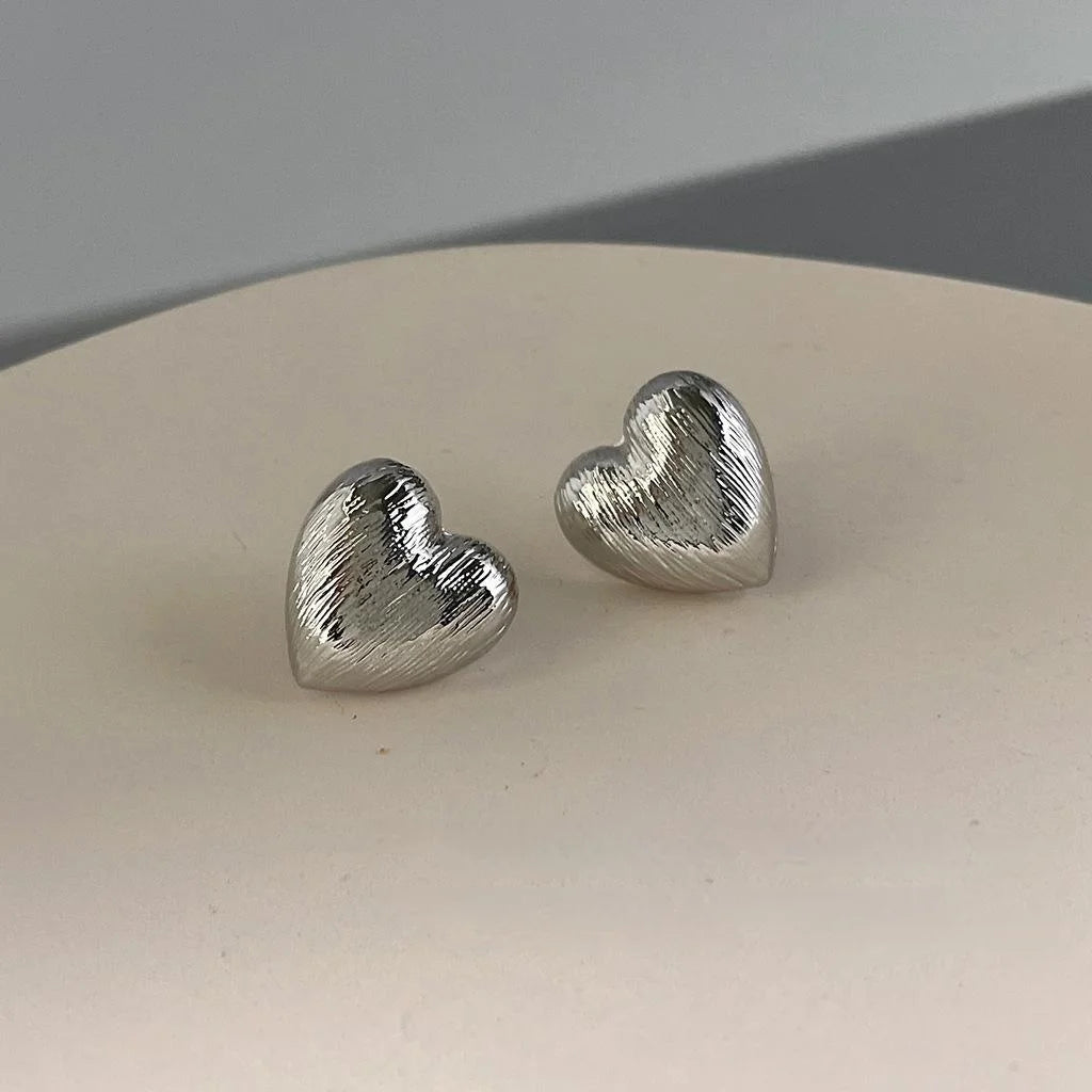 14K Plated Copper Brushed Heart Stud Earrings Minimal Sweet Cool Jewelry