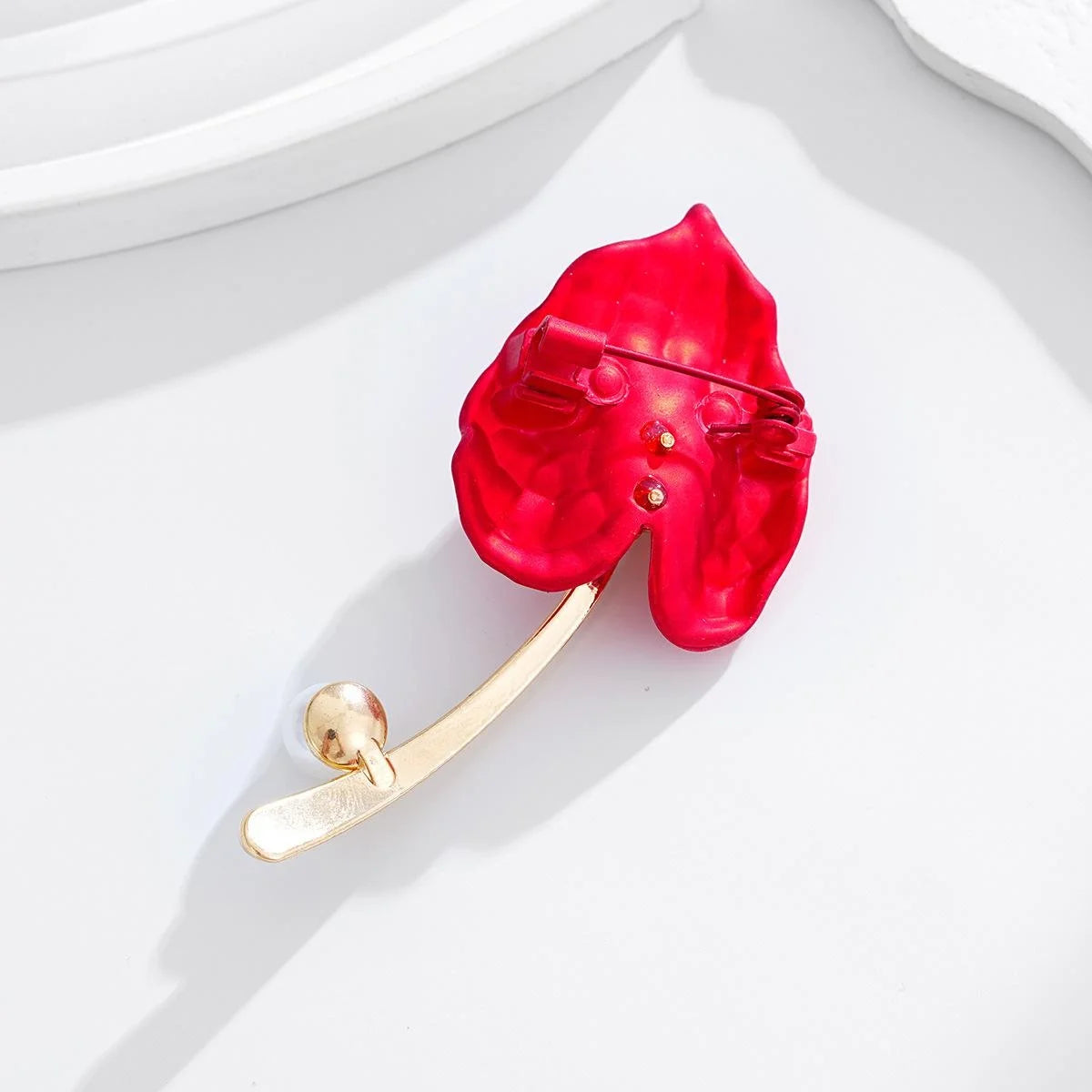 Luxury Red Calla Lily Brooch With Rhinestone Pearl Alloy Stem, Elegant Flower Lapel Pin Suit Accessory