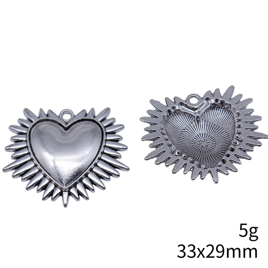 33x29mm 5g Antique Silver Zinc Alloy Gothic Spiked Heart Charm Pendant for DIY Necklace Making