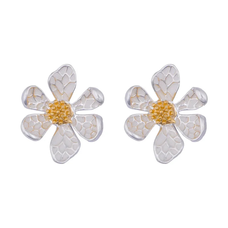 Elegant Korean White Daisy Flower Enamel Alloy Stud & Clip On No Piercing Gold Center Earrings