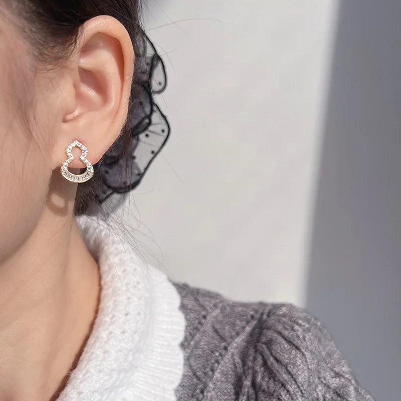 Elegant Hollow Gourd Zircon Gold Tone Alloy Stud & Clip On No Piercing Commuter Jewelry Earrings