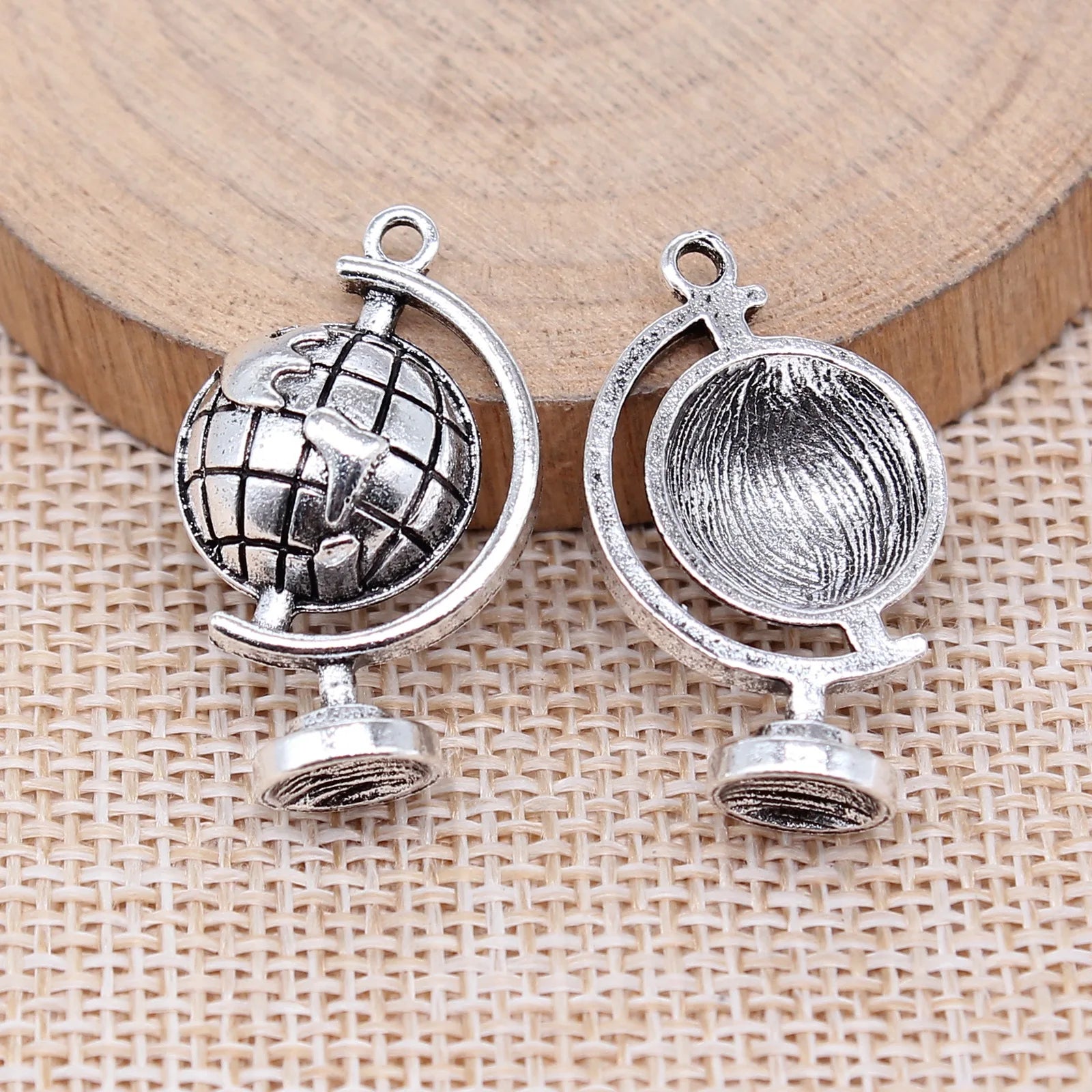 28x17mm 3.6g Antique Silver Zinc Alloy Globe Charm Pendant for DIY Jewelry Making