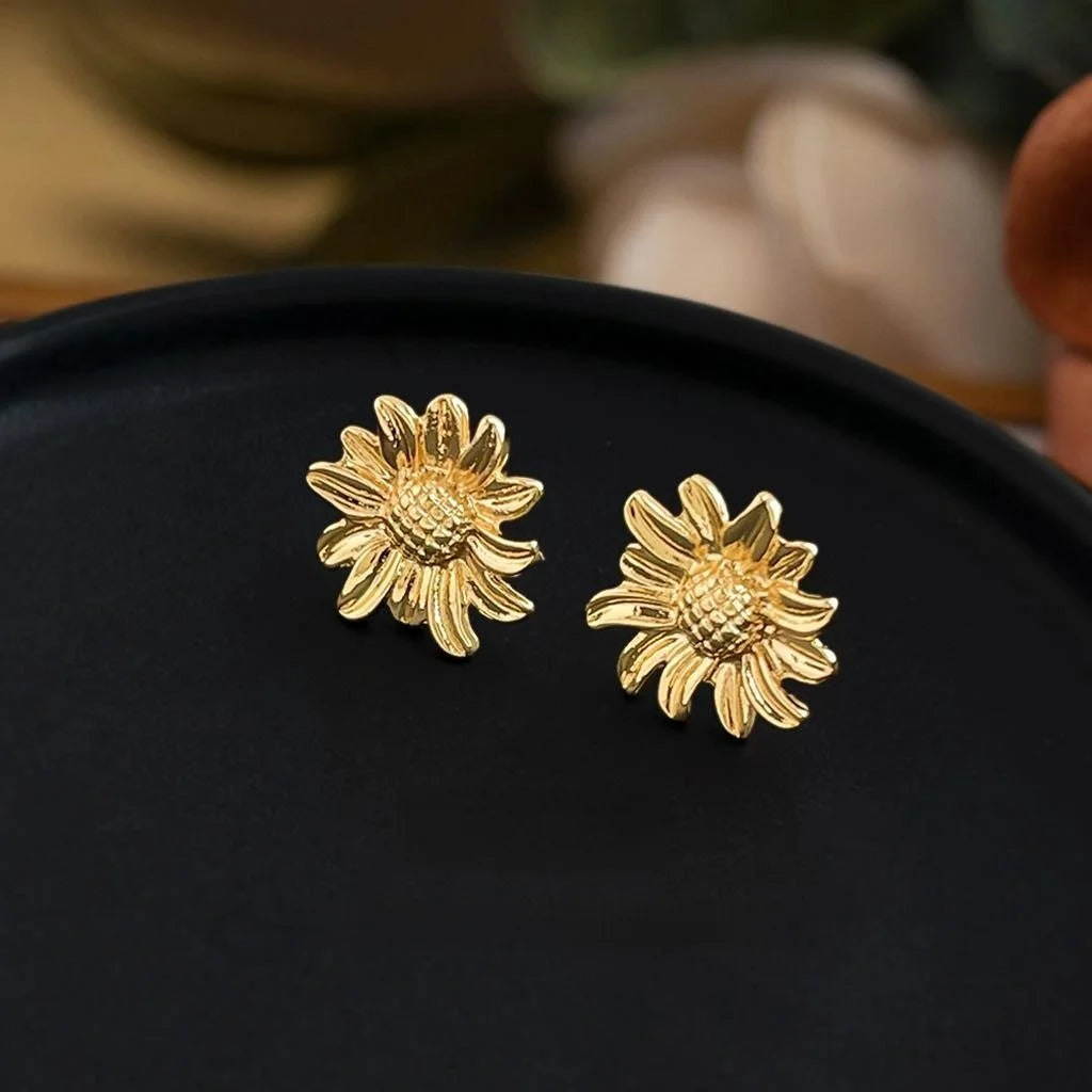 Vintage Style Daisy Sunflower Stud Earrings Copper Floral Petal Design