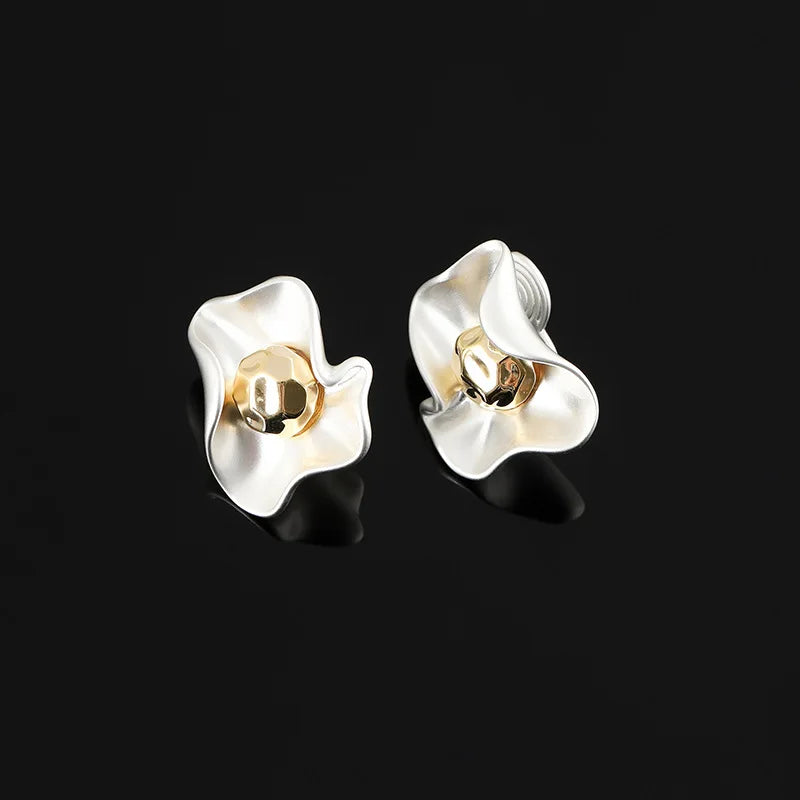 Vintage Matte Alloy Flower Stud & Clip On No Piercing Two Tone Gold Silver Luxury Earrings