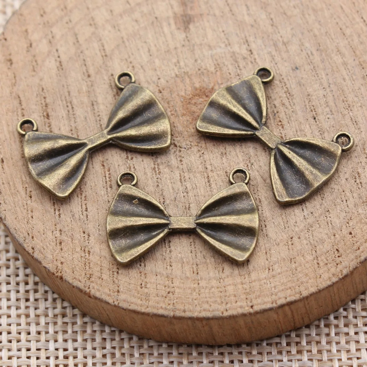 21x15mm 1.25g Multicolor Zinc Alloy Bow Tie Charm Pendant for DIY Necklace Bracelet Jewelry Making