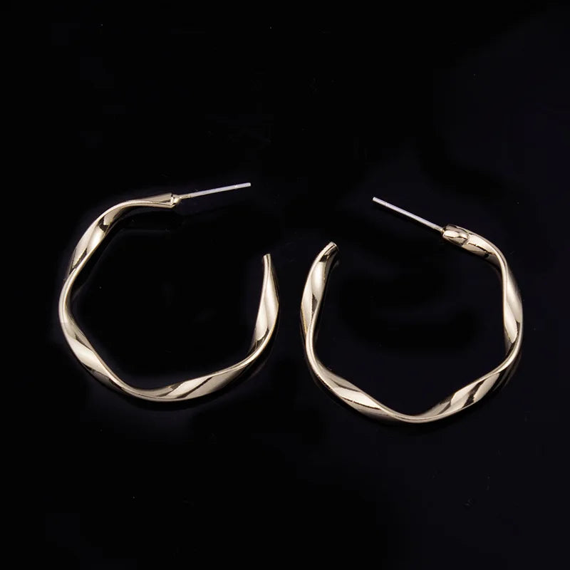 Elegant Twisted Spiral Hoop Alloy Stud & Clip On No Piercing Gold Circle Ear Cuff Earrings