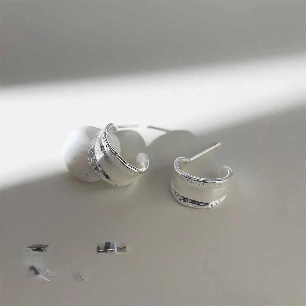 Light Luxury Copper Wide C-Shaped Hoop Earrings Smooth Minimalist Geometric Metal Jewelry For Women