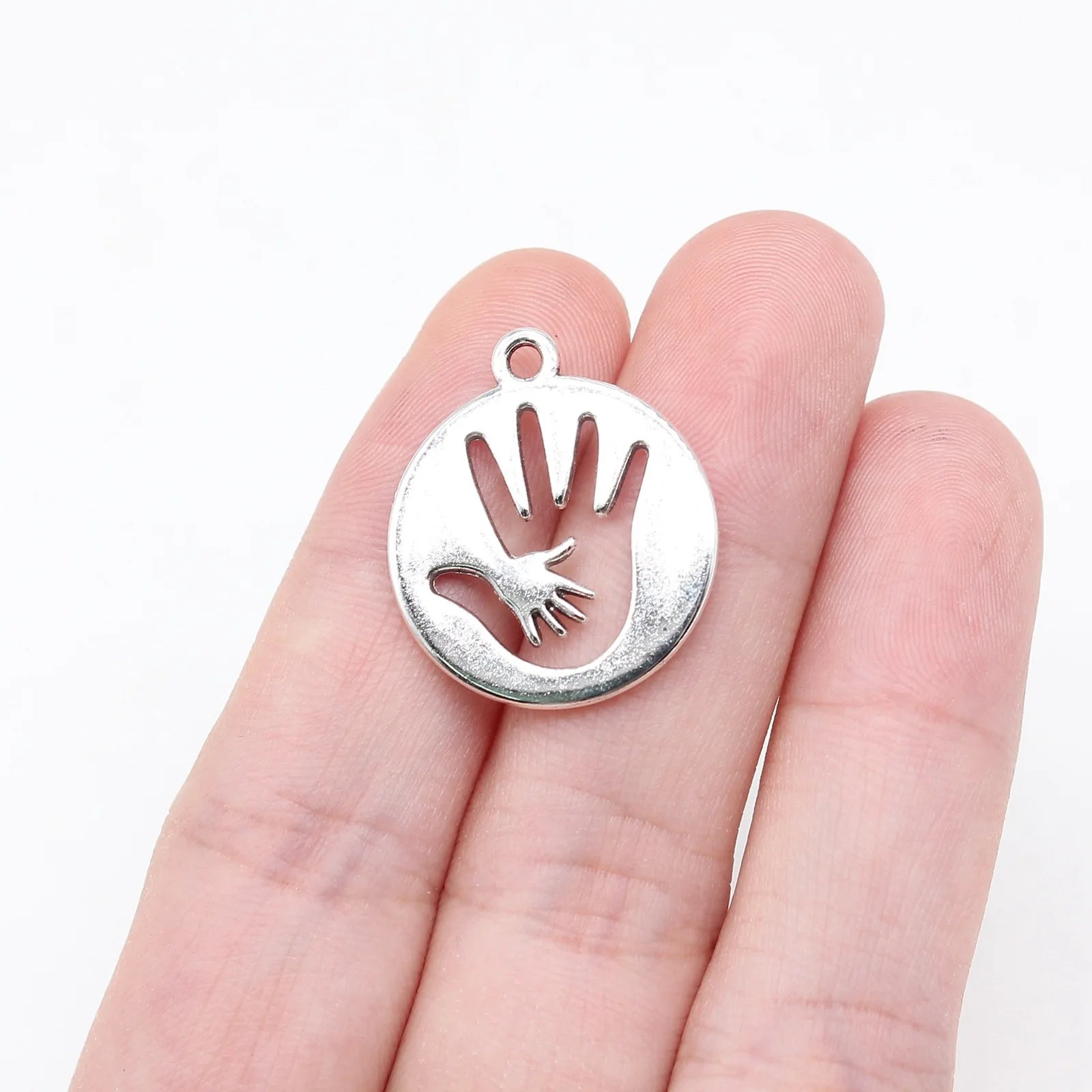 23x20mm 1.9g Antique Silver Zinc Alloy Openwork Big and Small Hand Hollow Charm Pendant for DIY Jewelry Making