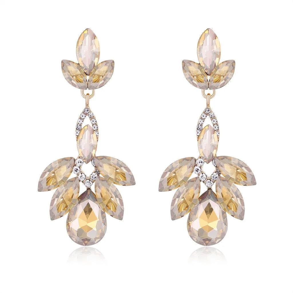 Luxury Emerald Crystal Rhinestone Leaf Drop Earrings, Long Bohemian Alloy Dangle Jewelry For Wedding Party Gift